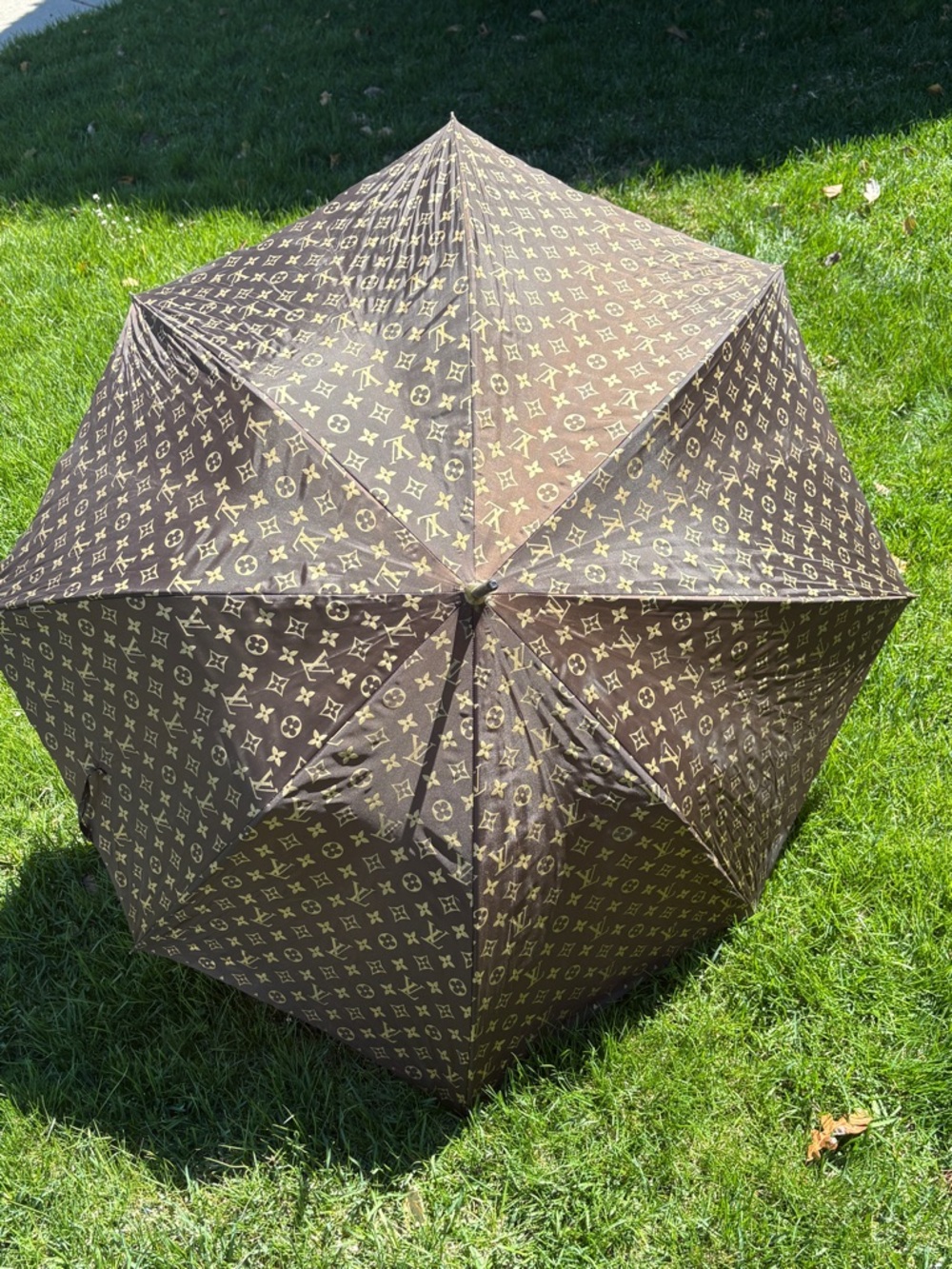 Vintage 70s Louis Vuitton Monogram Large Umbrella Wood Handle Brown and Gold - Picture 5 of 10